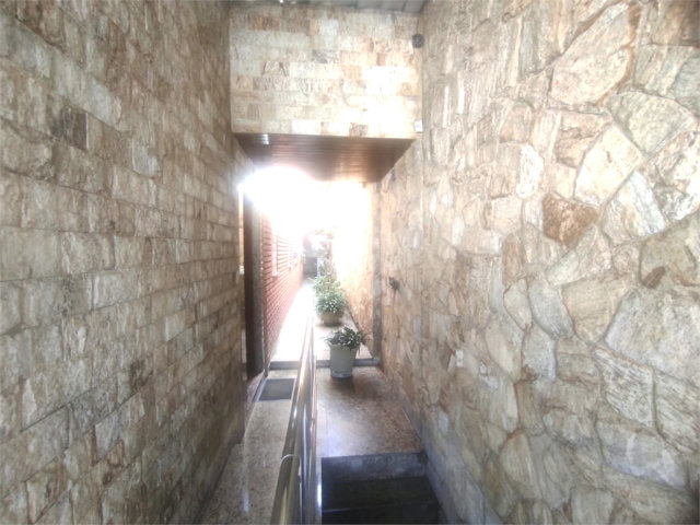 Sobrado à venda com 3 quartos, sendo 1 suíte,  em Vila Paiva, São Paulo, SP