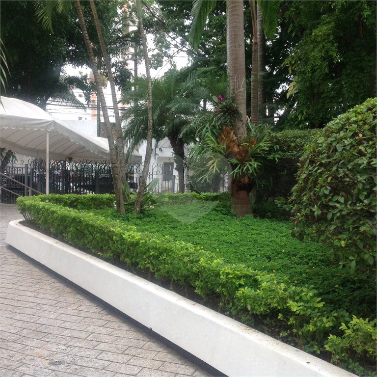 Apartamento à venda com 4 quartos, sendo 3 suítes, em Campo Belo, São Paulo, SP