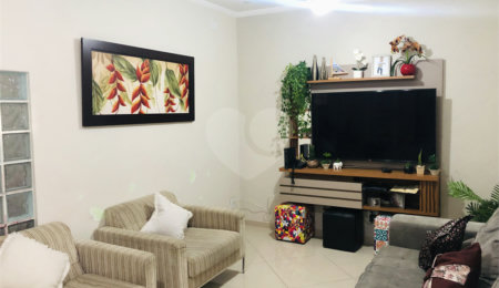 Casa à venda com 3 quartos, sendo 1 suíte,  em Vila Suissa, Mogi das Cruzes, SP