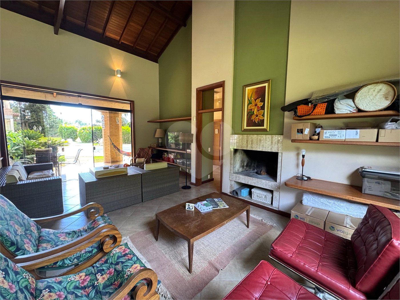 Casa à venda com 7 quartos, sendo 3 suítes,  em Jardim Colombo, Itapetininga, SP