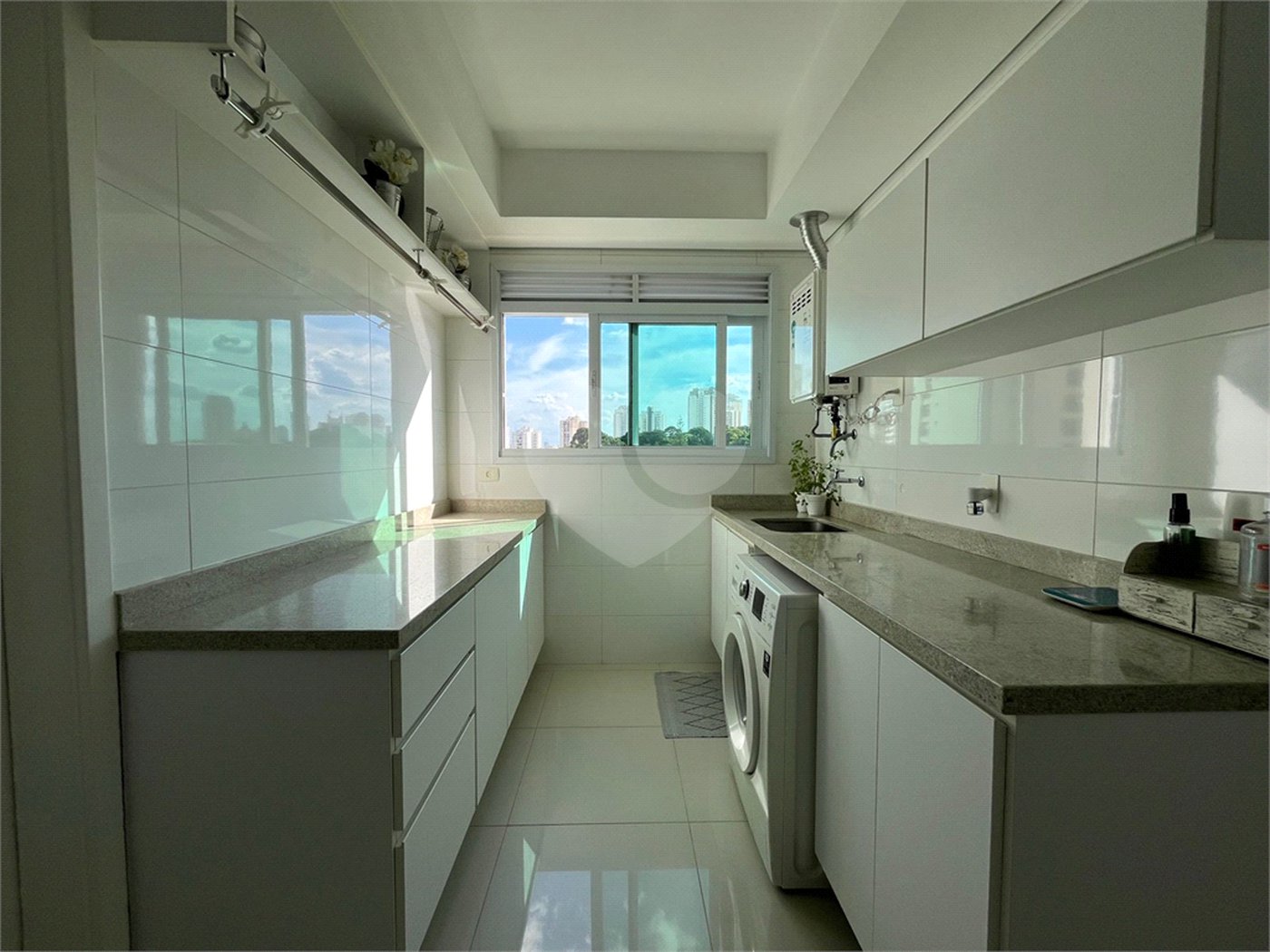 Apartamento à venda com 3 suítes em Santa Teresinha, São Paulo, SP