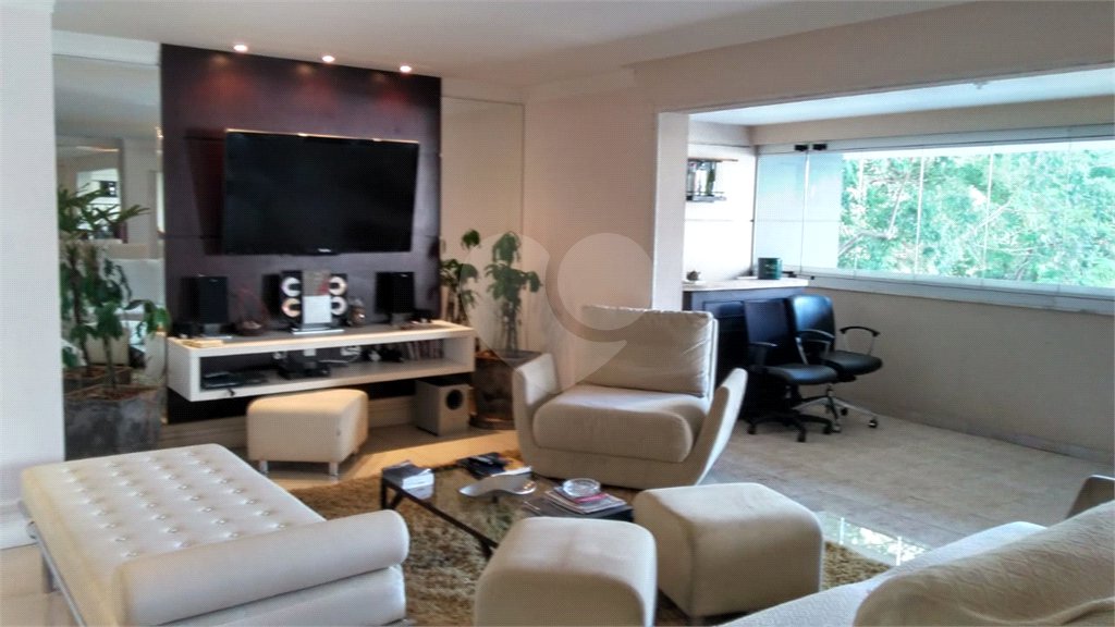 Apartamento à venda com 3 suítes em Jardim Londrina, São Paulo, SP