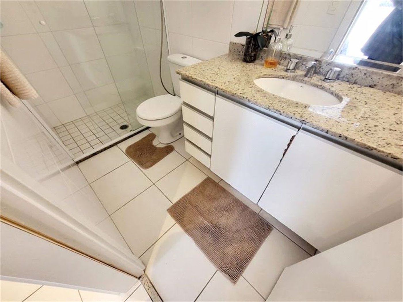 Apartamento Residencial à venda, Gonzaga, Santos - AP1004.