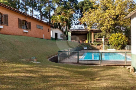 Chácara à venda com 4 quartos em Brigadeiro Tobias, Sorocaba, SP