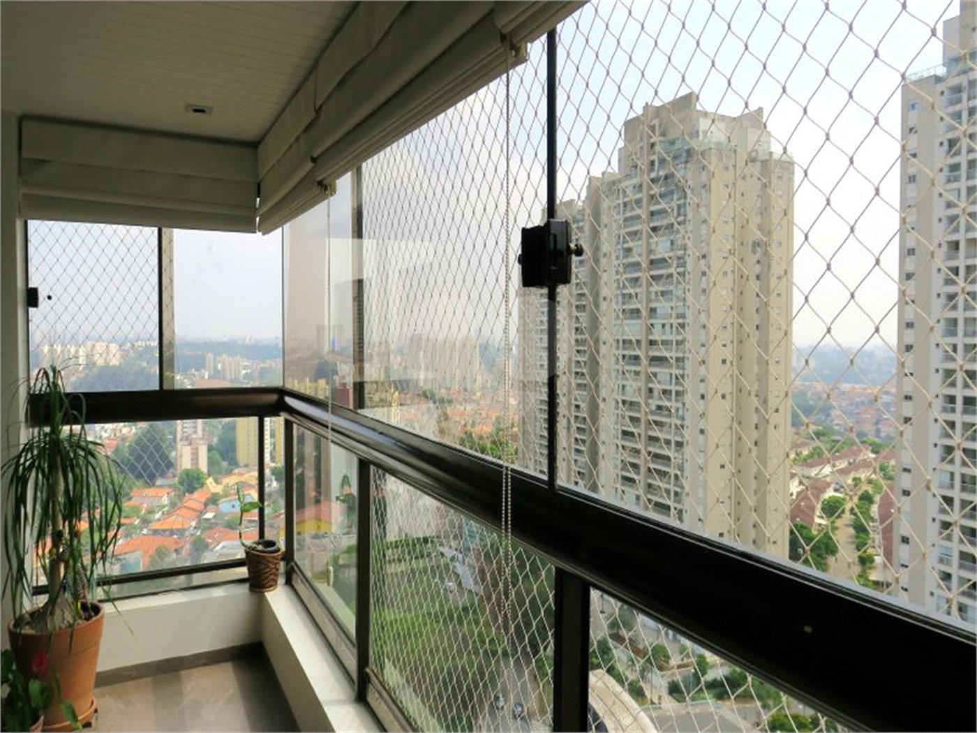 Apartamento à venda com 4 quartos, sendo 3 suítes,  em Jardim Monte Kemel, São Paulo, SP