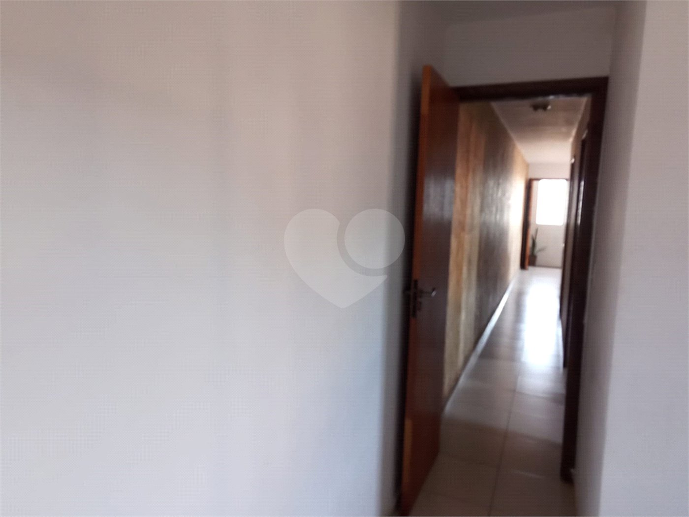Casa à venda com 21 quartos, sendo 7 suítes, no condomínio De Apartamentos Residenciais- Jardim Morumbi, Atibaia - SP