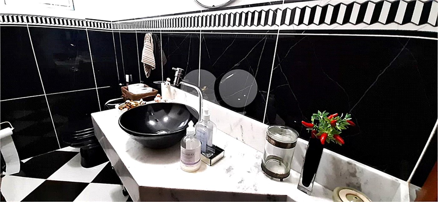 Casa à venda com 3 quartos, sendo 1 suíte, no condomínio Suíça da Cantareira, Mairiporã - SP