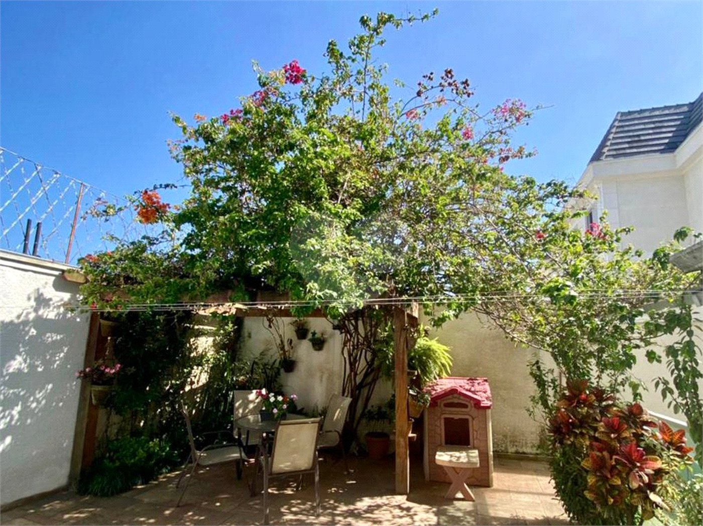 Casa à venda com 4 suítes no condomínio Maison Montparnasse, São Paulo - SP