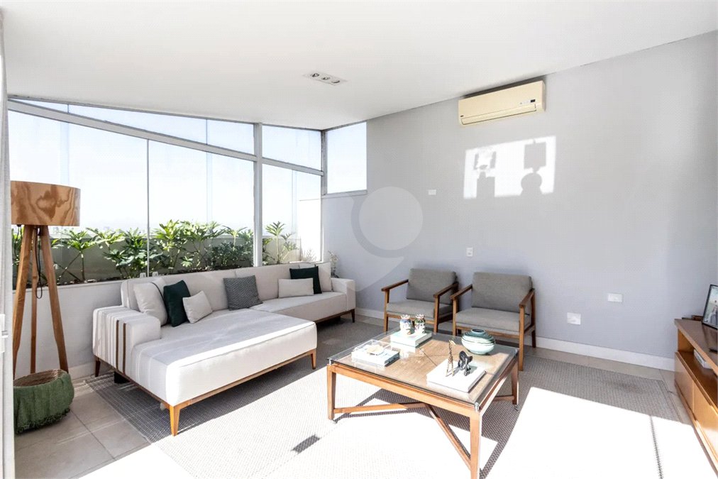 Cobertura à venda com 2 quartos, sendo 1 suíte, em Alto de Pinheiros, São Paulo, SP
