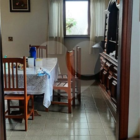 Sobrado à venda com 8 quartos em Jardim São Luís, São Paulo, SP