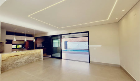 Casa à venda com 4 quartos, sendo 3 suítes,  no condomínio Villa Sapezal, Indaiatuba - SP