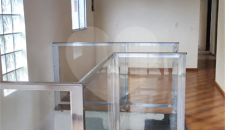 Sobrado à venda com 5 quartos, sendo 3 suítes,  em Vila Campestre, São Paulo, SP