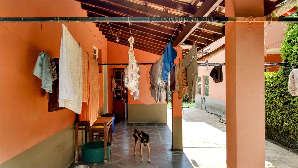 Casa à venda com 4 quartos, sendo 1 suíte, no condomínio Residencial Vale das Laranjeiras, Indaiatuba - SP