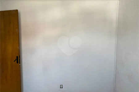 Apartamento para alugar com 2 quartos em Jardim Adriane, Itaquaquecetuba, SP