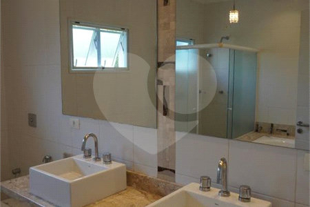Casa para alugar com 4 quartos, sendo 2 suítes, no condomínio Mont Serrat, Salto - SP