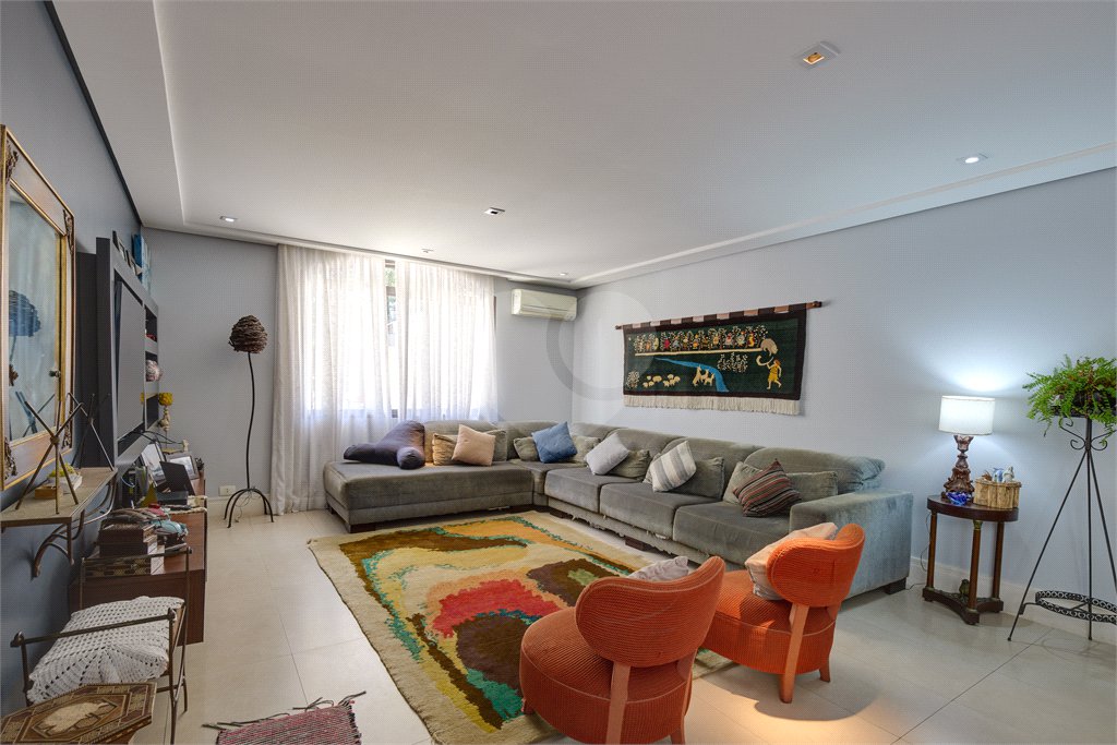 Sobrado à venda com 4 quartos, sendo 2 suítes, em Chácara Santo Antônio (zona Sul), São Paulo, SP
