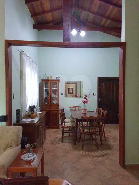 Chácara à venda com 3 quartos, sendo 2 suítes,  em Estância San Remo, Atibaia, SP