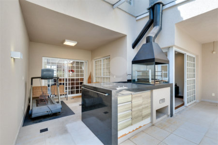 Casa à venda com 4 quartos, sendo 2 suítes, no condomínio Boulevard Saint Michael, São Paulo - SP