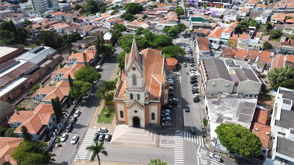 Casa à venda com 4 quartos, sendo 1 suíte, em Jardim Celani, Salto, SP