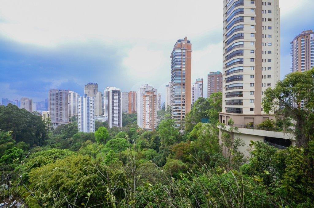 Apartamento à venda com 4 quartos, sendo 2 suítes, em Paraíso do Morumbi, São Paulo, SP