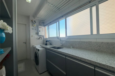 Apartamento à venda com 3 suítes em Jardim Marajoara, São Paulo, SP