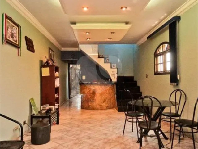Sobrado à venda com 3 quartos em Vila Bonilha, São Paulo, SP