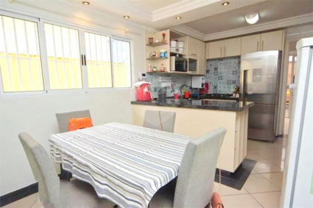 Casa à venda com 3 quartos, sendo 1 suíte,  em Jardim Monte Kemel, São Paulo, SP