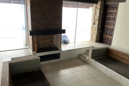 Casa Térrea à venda com 4 quartos, sendo 2 suítes, em Jardim Santa Rosália, Sorocaba, SP