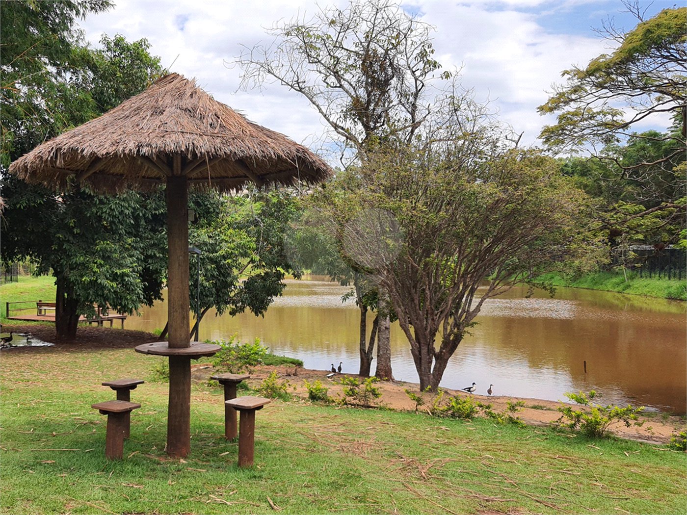 Terreno à venda no condomínio Alto da Boa Vista Cravinhos, Cravinhos - SP