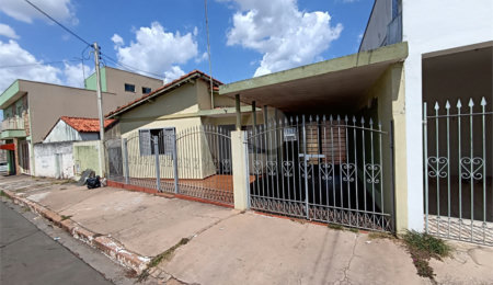 Casa à venda com 2 quartos no Centro, Itapetininga, SP