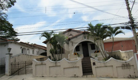 Casa à venda com 3 quartos, sendo 1 suíte, no condomínio Casa, São Paulo - SP
