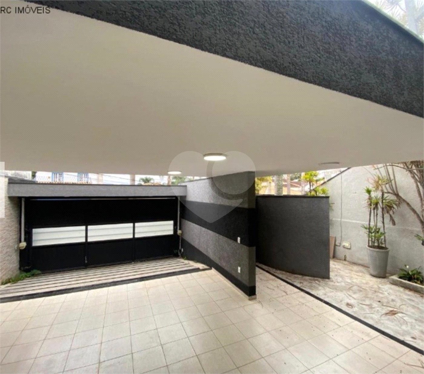 Casa para alugar com 5 quartos, sendo 3 suítes,  em Vila Oliveira, Mogi das Cruzes, SP