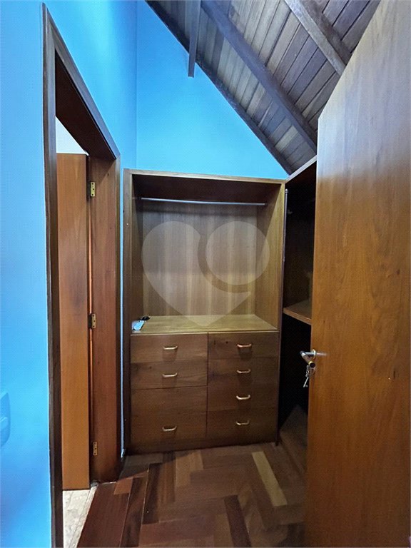 Casa à venda ou para alugar com 4 suítes no condomínio Vilaggio Monte Alegre, São Paulo - SP