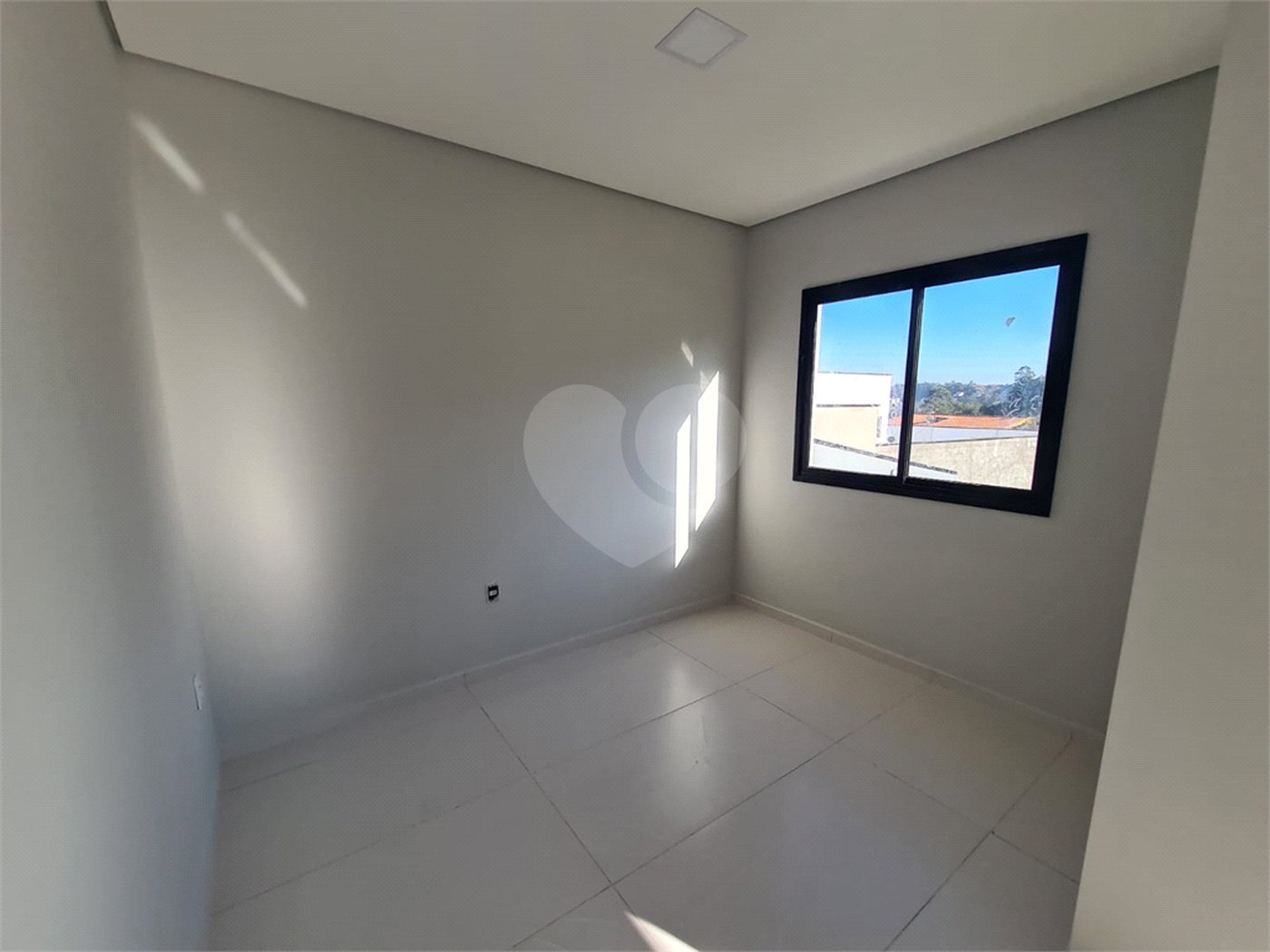 Casa à venda com 3 suítes no condomínio Reserva dos Jatobás, Louveira - SP