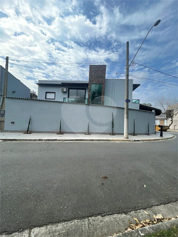 Casa à venda com 3 quartos, sendo 1 suíte, no condomínio Real Park Tietê, Mogi das Cruzes - SP