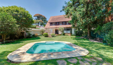Casa à venda com 4 quartos, sendo 1 suíte,  em Alto da Boa Vista, São Paulo, SP