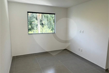 Casa à venda com 3 quartos, sendo 1 suíte, no condomínio Parque Guará, Rio de Janeiro - RJ