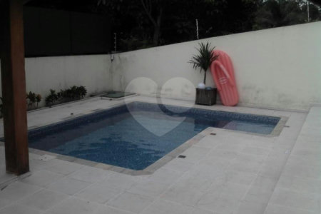 Sobrado à venda com 3 quartos, sendo 1 suíte, em Fazenda Morumbi, São Paulo, SP