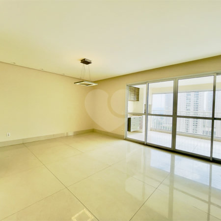 Apartamento à venda com 3 quartos, sendo 4 suítes,  no Centro, São Bernardo do Campo, SP