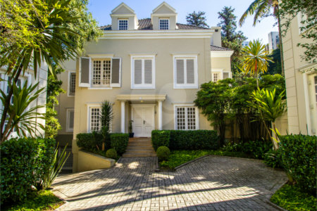 Casa à venda com 5 quartos, sendo 4 suítes, no condomínio Bounganville, São Paulo - SP