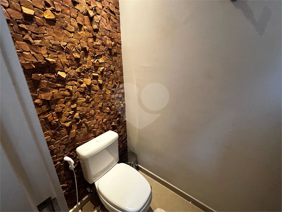 Casa à venda com 4 quartos, sendo 3 suítes,  em Vila Oliveira, Mogi das Cruzes, SP