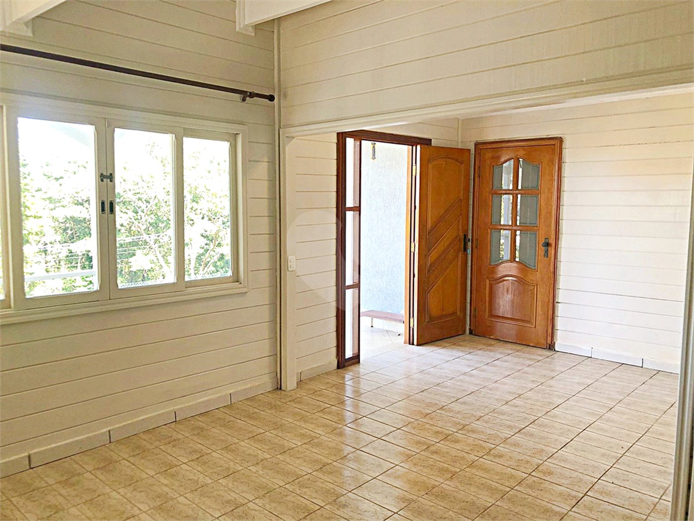 Casa à venda com 4 quartos, sendo 2 suítes, no condomínio Estância Marambaia, Vinhedo - SP