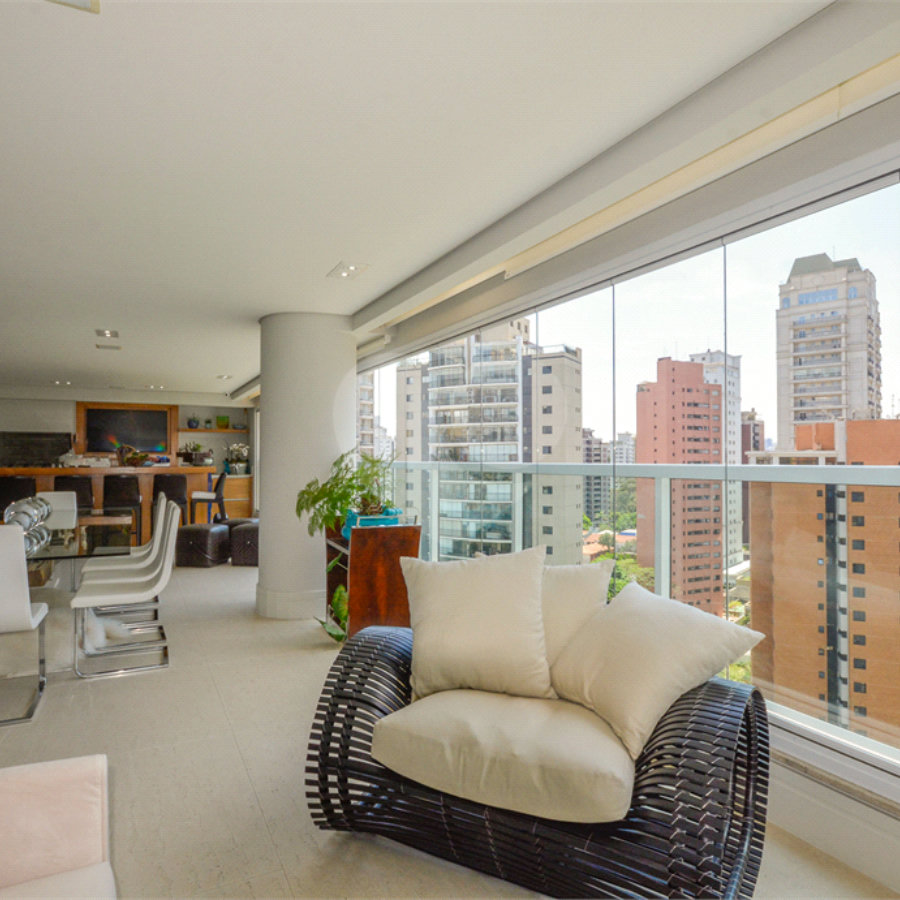 Apartamento com 4 suítes à venda em Moema - SP