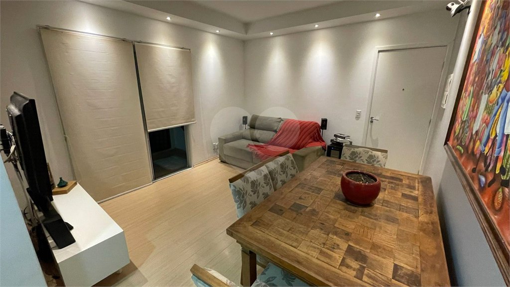 Apartamento no Condomínio Parque dos Manacás.