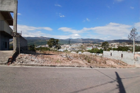 Terreno com 1000 m² à venda no Jardim Estância Brasil, com vista para a Pedra Grande