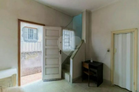 Casa com 300m², 4 quartos, garagem para 4 carros, à venda na Avenida Cangaíba