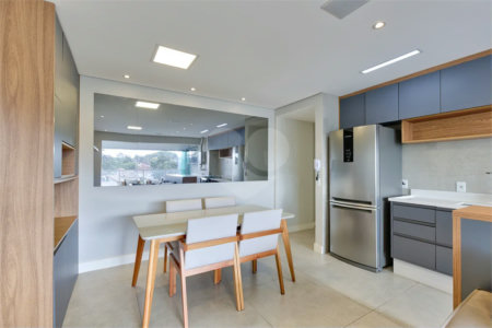 Apartamento com 68m² sala 02 ambientes, 02 dormitórios, sendo 01 suíte banheiro social e vaga no subsolo.! Venha conhecer!