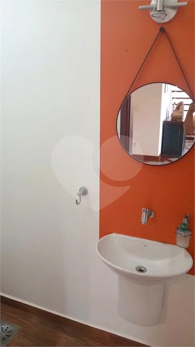Casa à venda com 3 suítes no condomínio Vale da Santa Fé, Vinhedo - SP