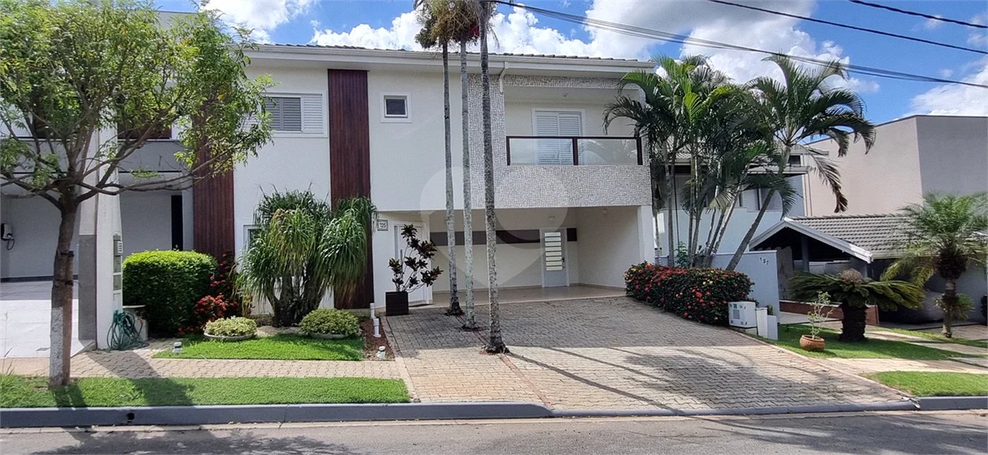 Lindo sobrado com 4 suites e piscina à venda, 365m², por R$ 2.450.000,00 no condomínio Villa Suiça, em Indaiatuba/SP.