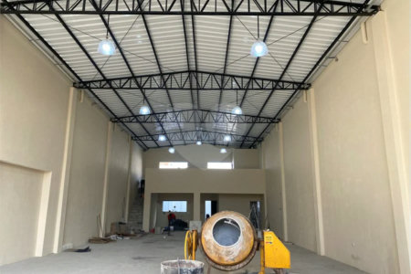 Galpão Comercial Novo para Locação – 350 m²